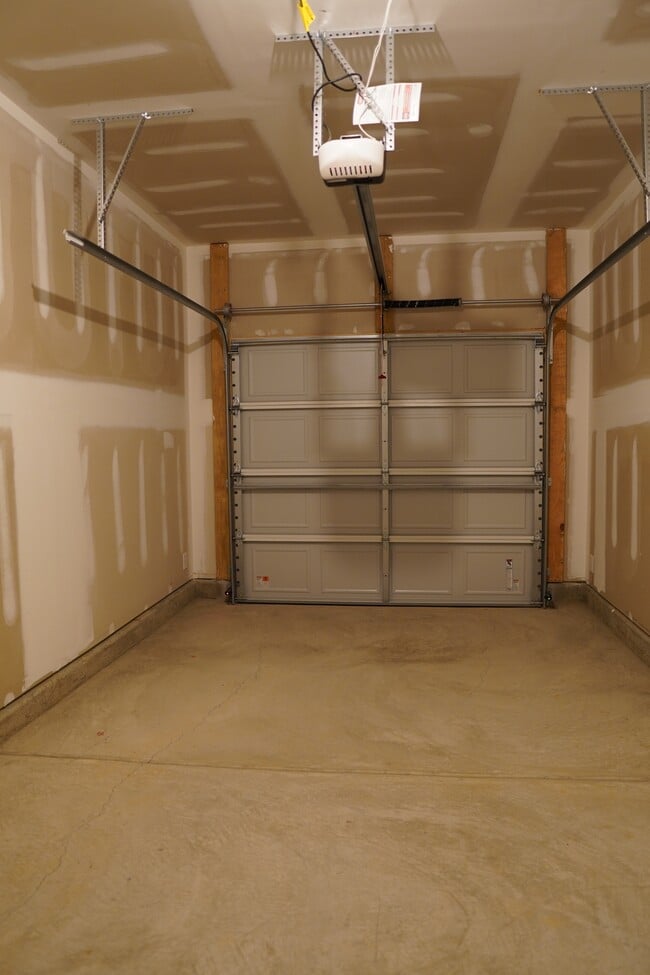 Building Photo - 60 Honeydew Wy