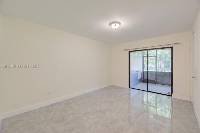 Building Photo - 20160 NE 3rd Ct