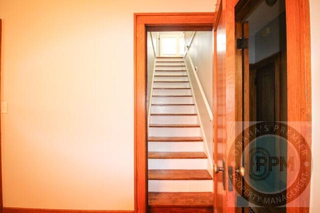 Building Photo - 3 Bedroom 2 Bathroom Family Home