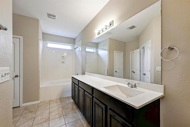 Building Photo - 1133 Tailwater Cv