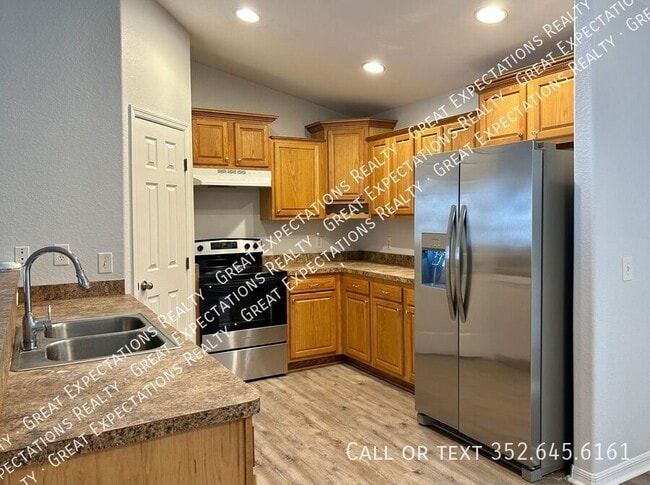 Building Photo - 4 Locust Run