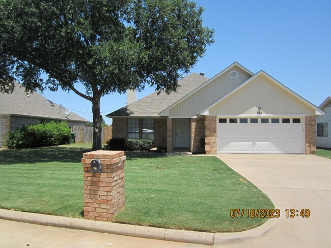 Building Photo - 928 Meadowlark Dr
