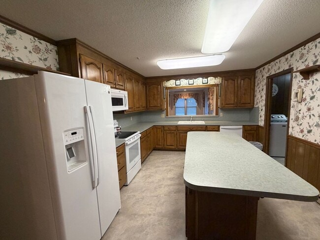 Building Photo - Liberty / Alamance County