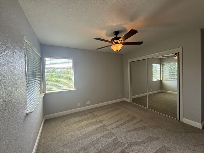 Building Photo - 532 Blarney Cir
