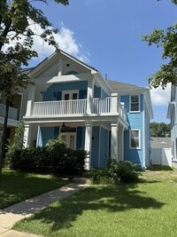 Building Photo - 1173 Island Pl E