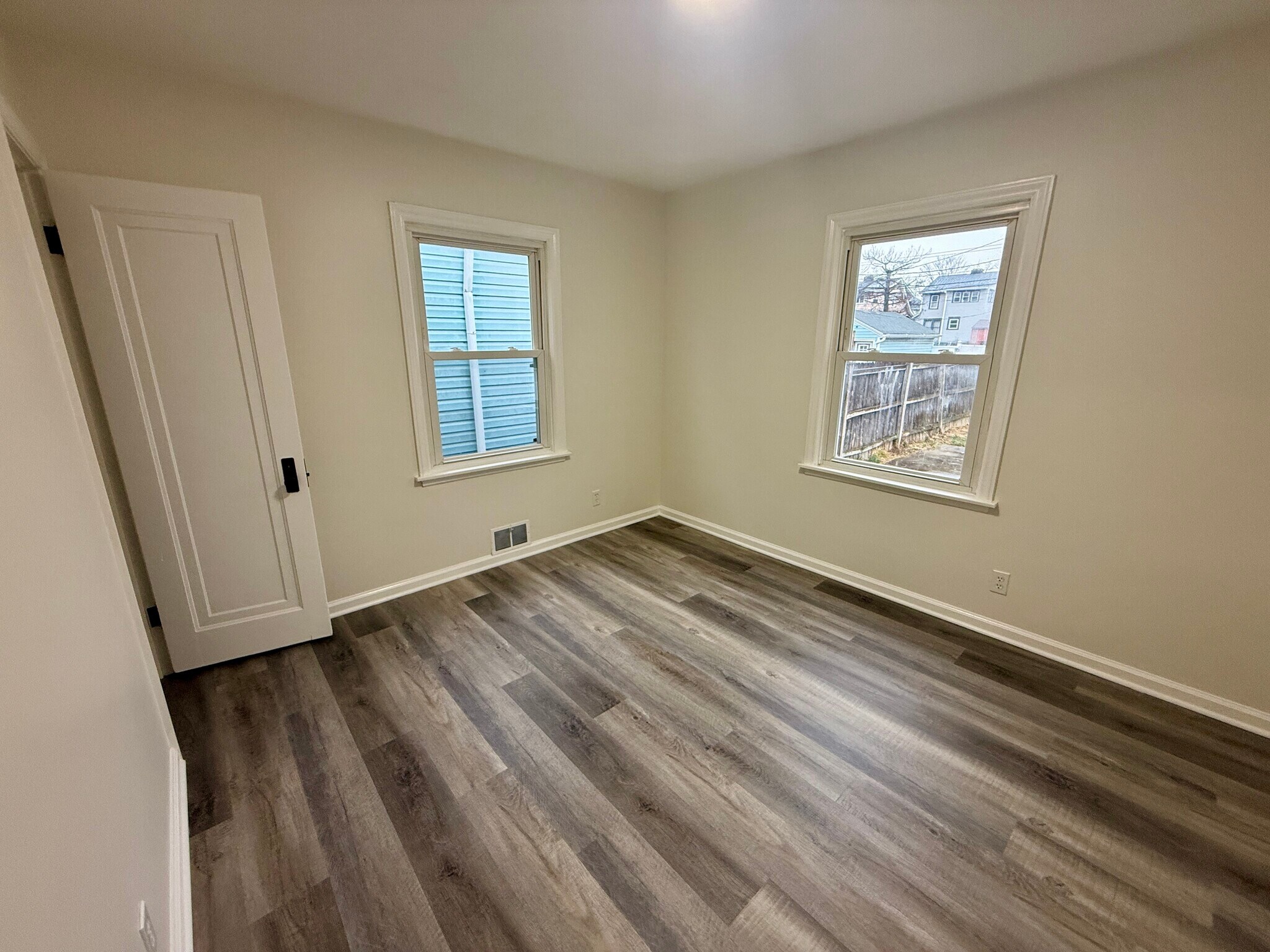 Building Photo - 436 Larcomb Ave