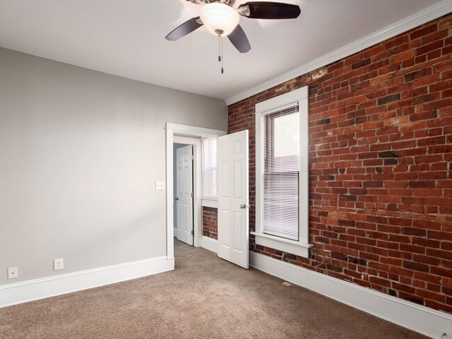 Building Photo - 1208 Indianola Ave