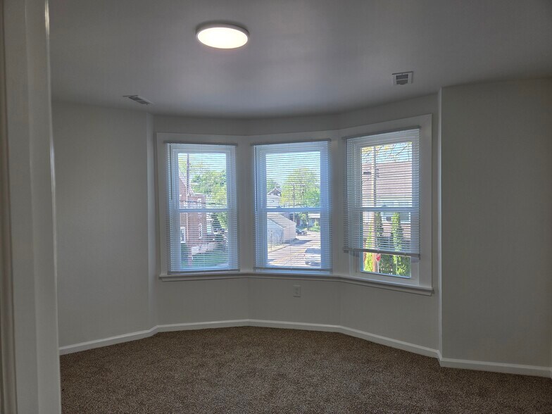 Master bedroom #1 - 69 W 5th St