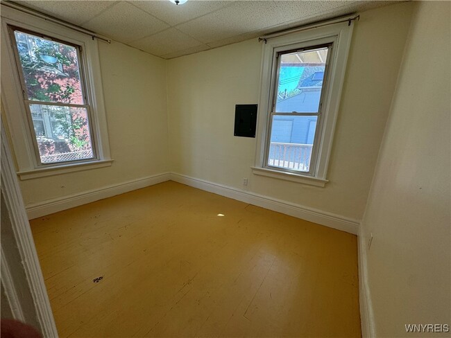 Building Photo - 401 Parkside Ave