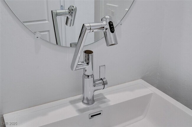 Building Photo - 237 Callen Falls Ave