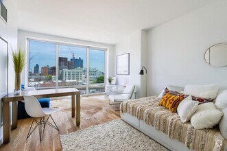Building Photo - 1 bedroom in QUEENS NY 11101