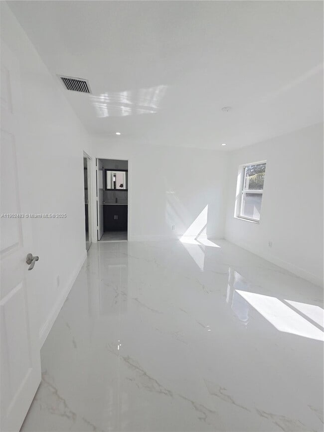 Building Photo - 4490 SW 19th St