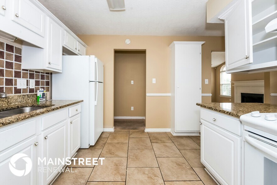 Building Photo - 11219 Knotty Pine Pl