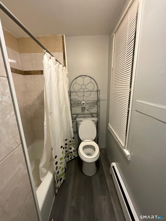 Building Photo - 26 Summer St