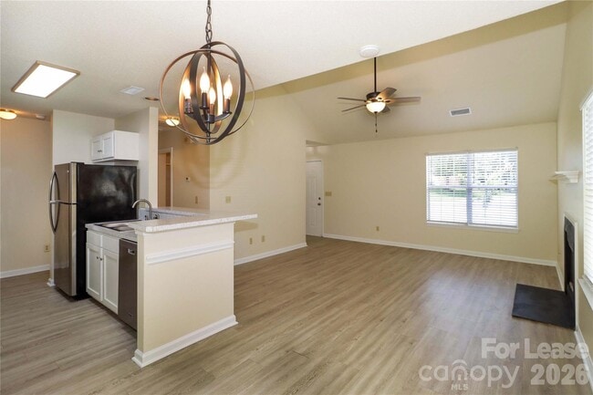 Building Photo - 155 Green Dragon Ct