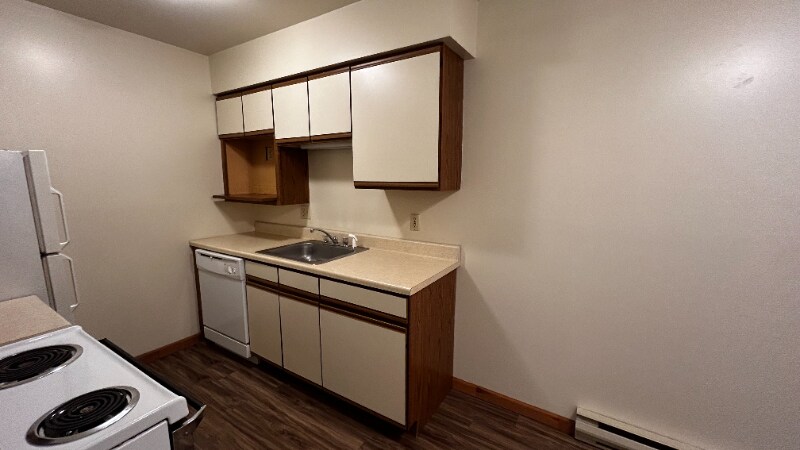 Building Photo - 916 Kings Rd