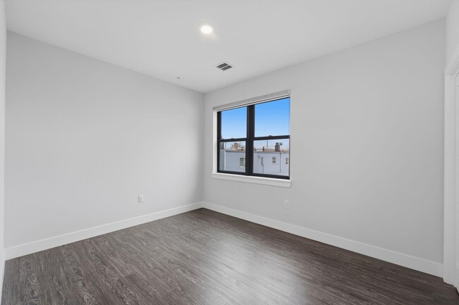 Building Photo - 6114 Jackson St