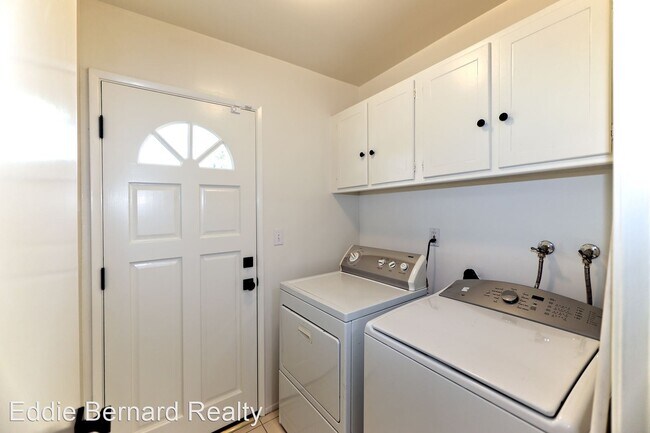 Building Photo - 4 br, 2 bath House - 17135 Tiara St.