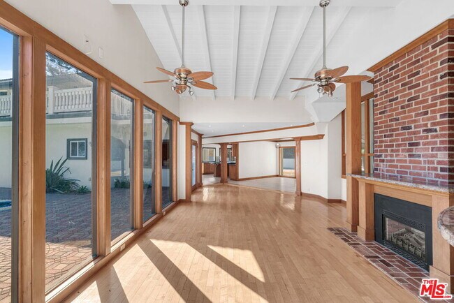 Building Photo - 3200 Oakley Dr