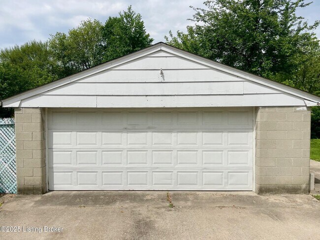 Building Photo - 6112 Corinth Way