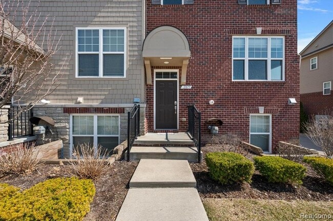 Building Photo - 2877 Hartwick Dr