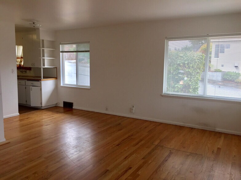 Building Photo - 21836 Marine View Dr S