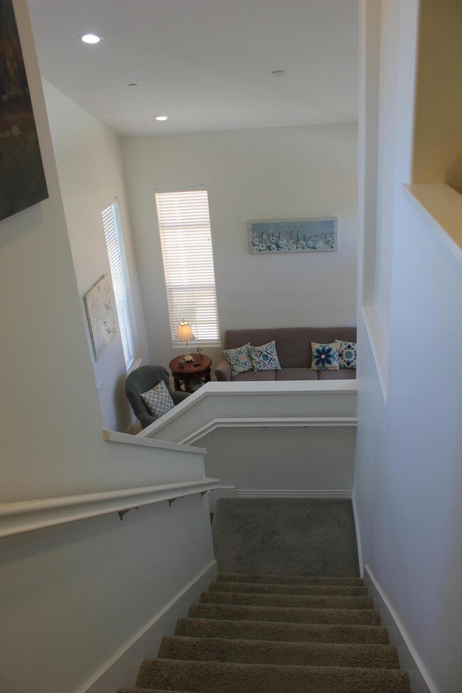 Building Photo - 52082 Rosewood Ln