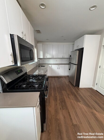 Building Photo - 10 Myrtle St