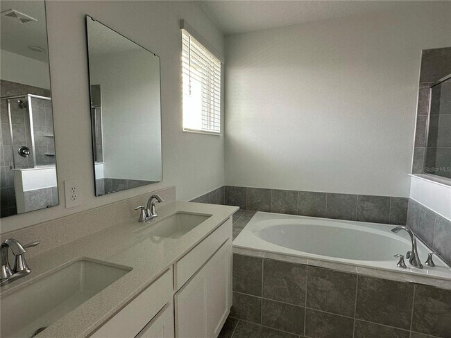 Building Photo - 8956 Swing Ln