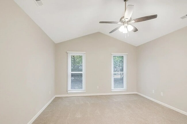 Building Photo - 1009 Stones Landing