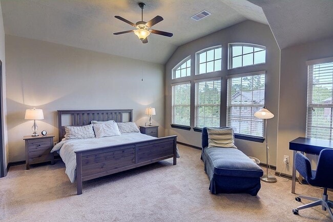 Building Photo - 103 Aventura Pl
