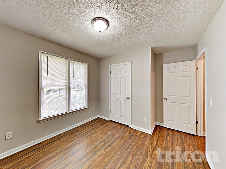 Building Photo - 204 Winslow Way
