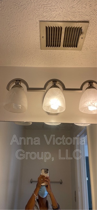 Building Photo - 229 Red Jade Dr