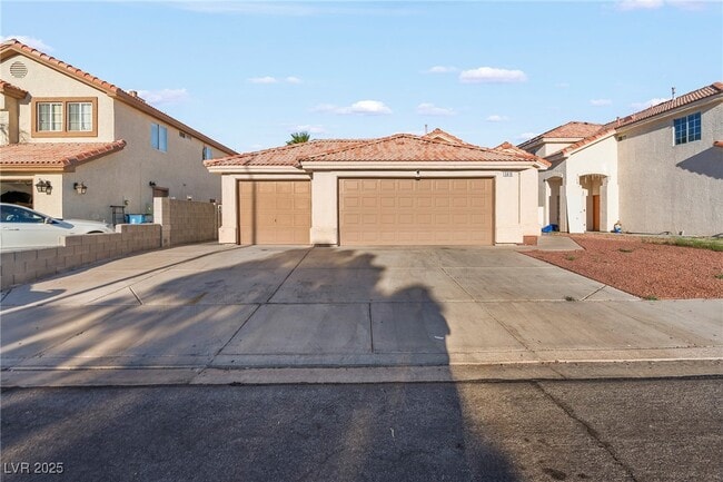 Primary Photo - 5616 Royal Castle Ln