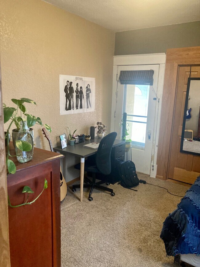 Bedroom - 1765 Selby Ave