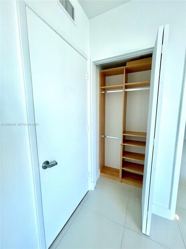 Building Photo - 350 S Miami Ave