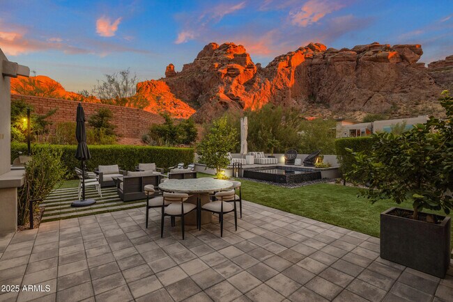 Building Photo - 5841 N Echo Canyon Cir