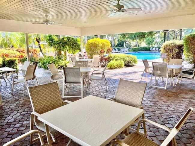 Building Photo - 3010 N Course Dr