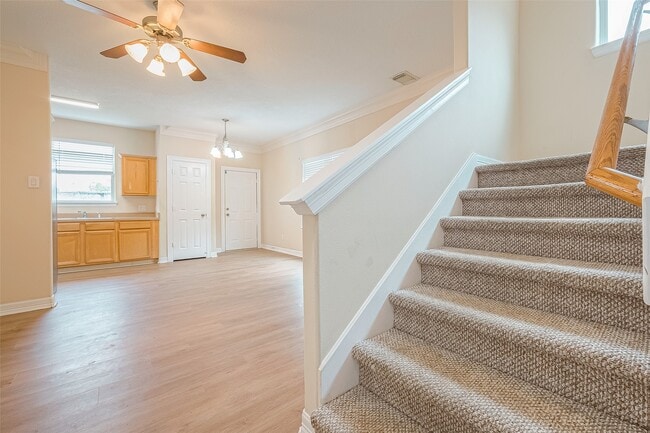 Building Photo - 10355 Panther Point Dr