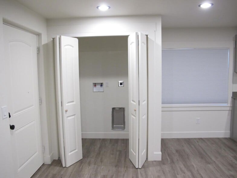 Building Photo - 2037 Bridle Cir