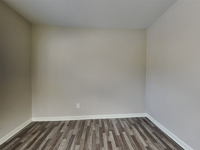 Building Photo - 16007 Brookford Dr