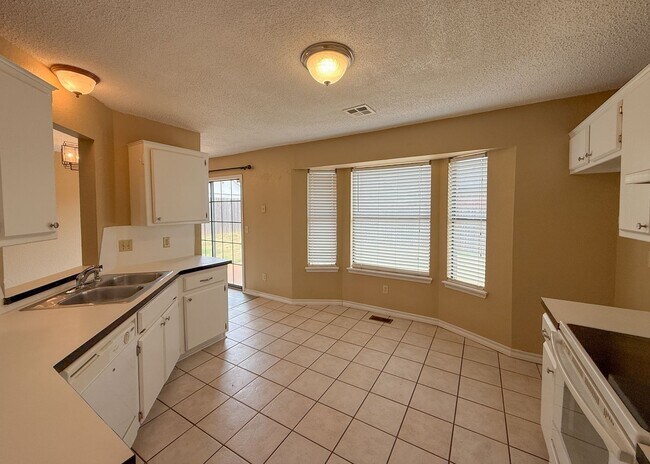 Building Photo - 1009 NW 168th St
