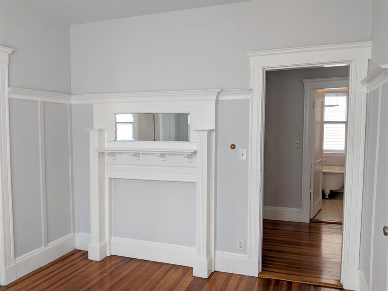 Building Photo - 9 Belknap St