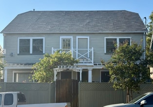 Building Photo - 1011 1/2 N Coronado St