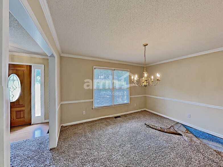 Building Photo - 20 Wisteria Woods