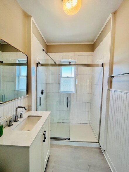 Building Photo - 22 Gardena St