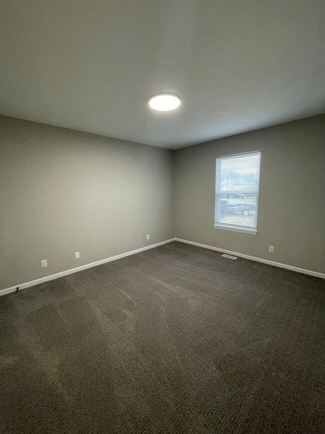 Building Photo - 3624-3626 Thornhill Circle W-TBROS