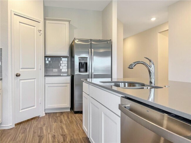 Building Photo - 1225 Toyah Dr