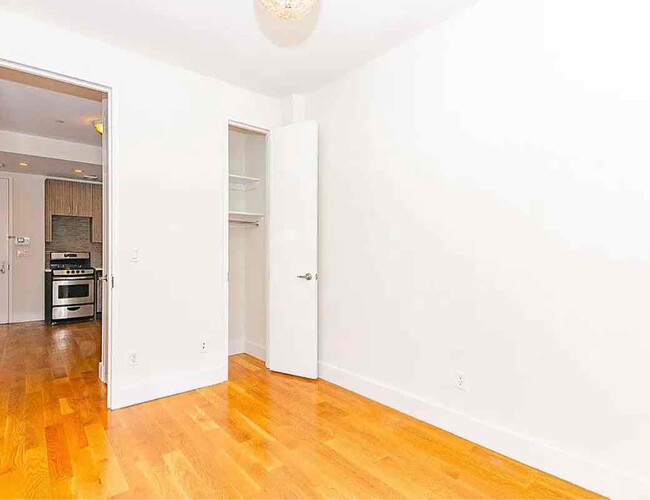Building Photo - 871 Bergen St