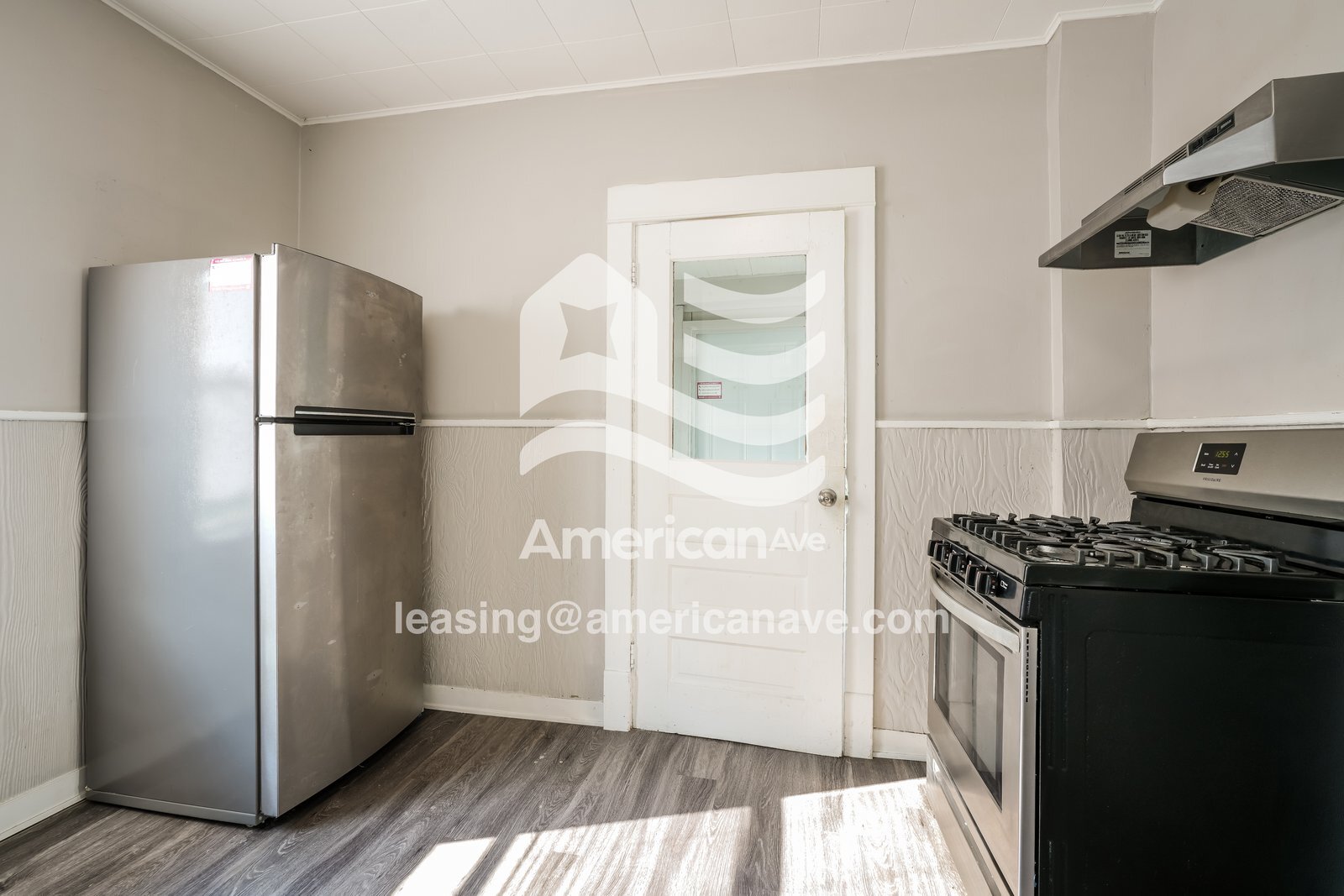 Building Photo - 919 E Calvert St